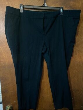 26w women’s black dress pants by Ava & viv. Excellent condition.